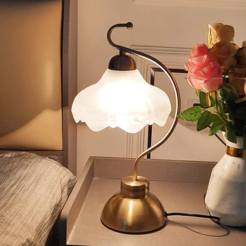 Modern LED-es asztali Lámpa Északi Lotus Retro Üveg Lámpabúra Vas Régi asztali Lámpa Hálószoba Éjjeli Lámpa lakberendezési Olvasni Fény
